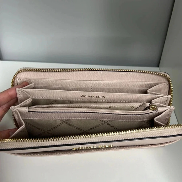 Michael Kors Saffiano Leather Continental Wallet - Soft Pink - EUC - Picture 6 of 10